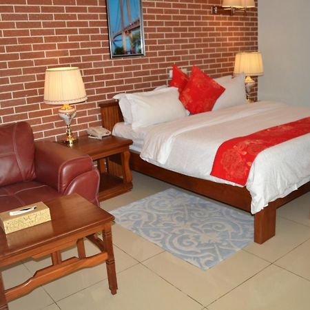 Grand Hotel Aeroport, Douala Exterior photo