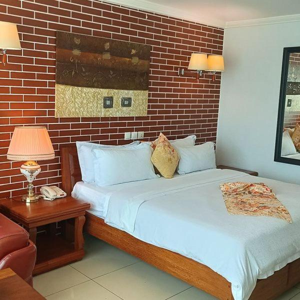 Grand Hotel Aeroport, Douala Exterior photo
