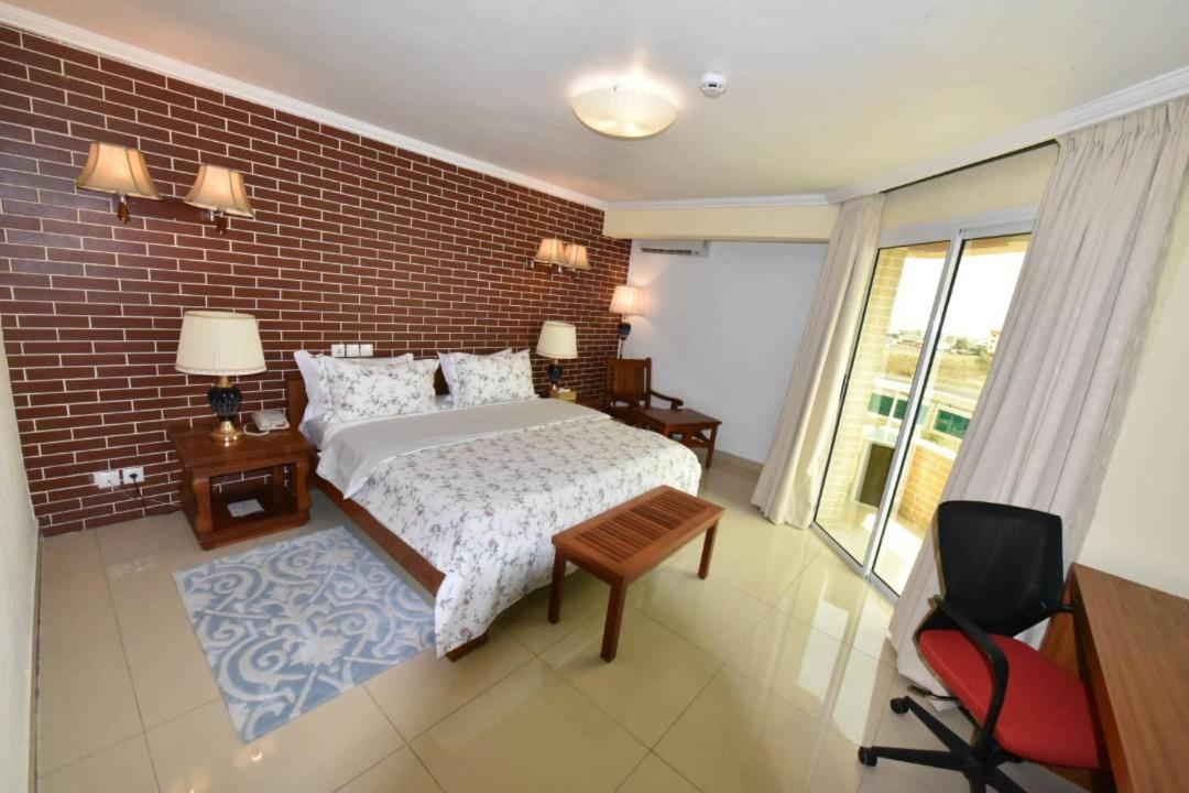 Grand Hotel Aeroport, Douala Exterior photo