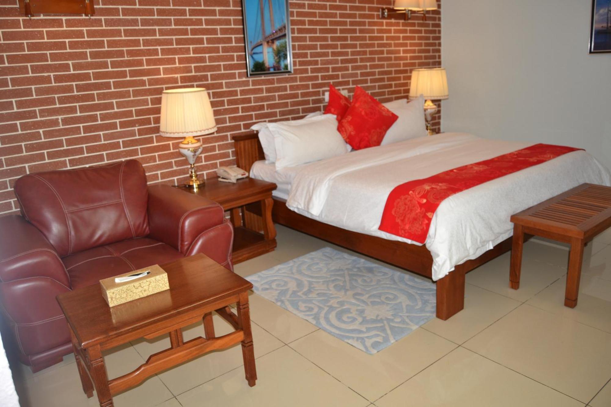 Grand Hotel Aeroport, Douala Exterior photo